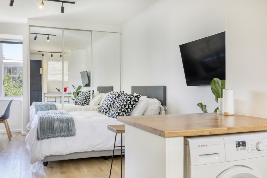 To Let 1 Bedroom Property for Rent in Green Point Western Cape